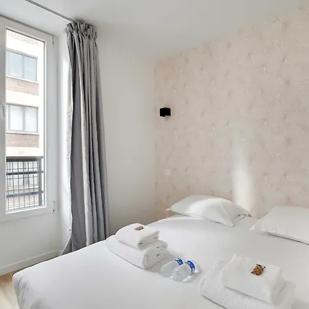 Pleasant Modern Apartment Menilmontant بيت للعطل *